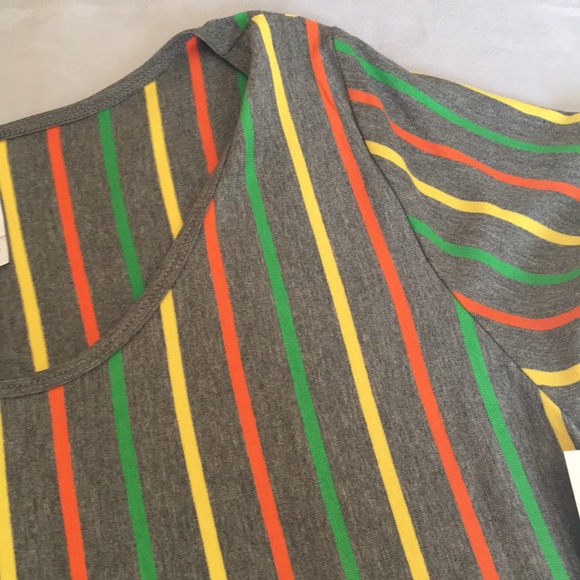 LulaRoe Classic Tee - Picture 3 of 4